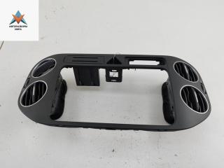 дефлектор обдува салона Volkswagen Golf 5 поколение 2006, 1.6 л., бензин, МКПП, чёрный, хетчбэк 5 дв., 5M0819704