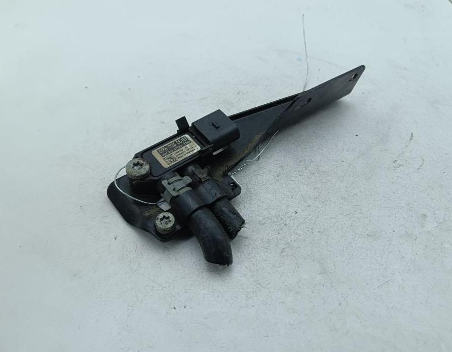 клапан вакуумного управления Volkswagen Passat B6 2009, 2.0 л., дизель, МКПП, синий, универсал, 076906051B