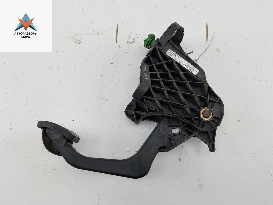 педаль сцепления Volkswagen Caddy 3 поколение 2007, 1.4 л., бензин, МКПП, красный, фургон, 1T1721059 - фото №1
