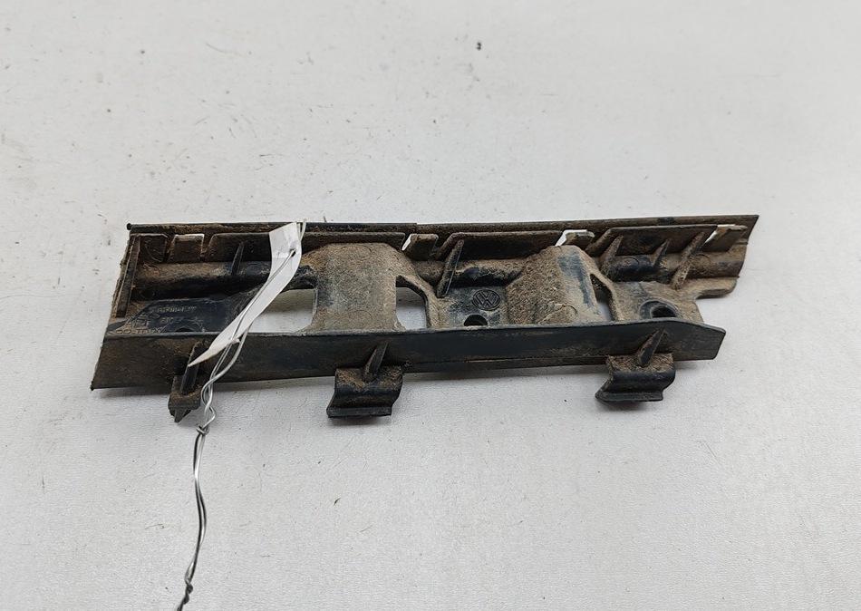 кронштейн переднего бампера Volkswagen Passat B6 2009, 2.0 л., дизель, МКПП, синий, универсал, AFF807183