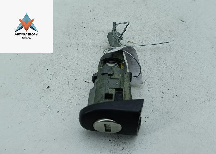 личинка дверного замка Volkswagen Golf 5 поколение 2004, 1.4 л., бензин, МКПП, чёрный, хетчбэк 3 дв. - фото №1