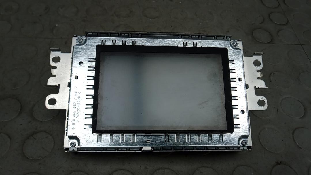 монитор Volvo V40 2 поколение 2013, 1.6 л., дизель, МКПП, хетчбэк 5 дв. - фото №1