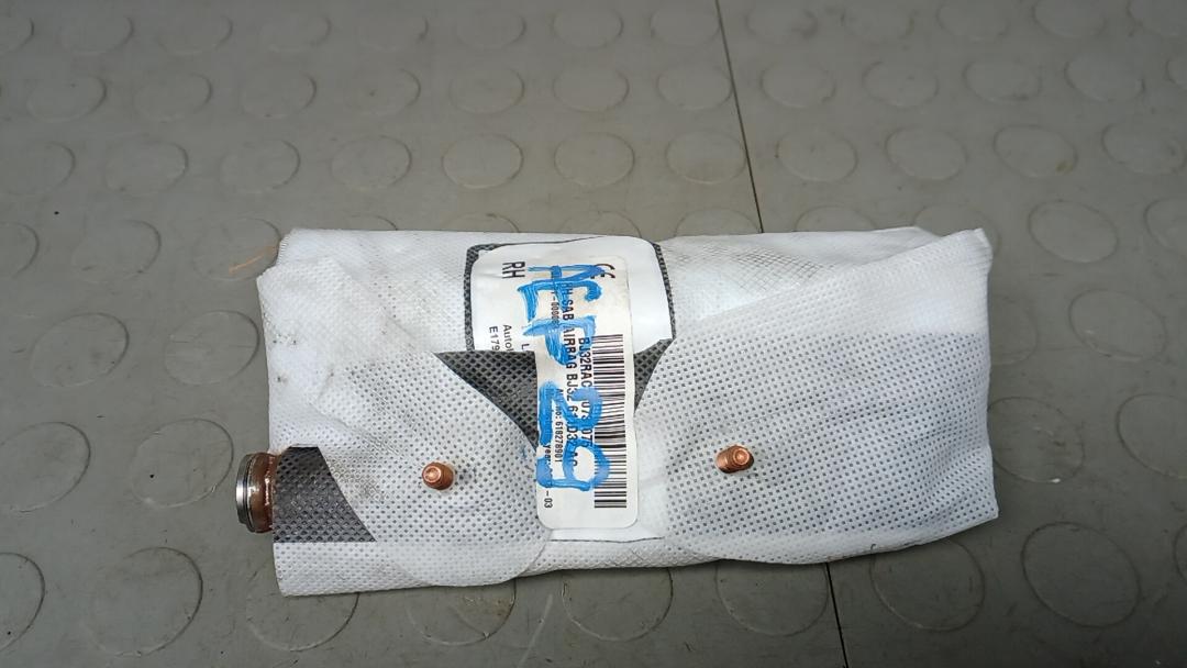 Подушка сидения пассажира Land Rover Range Rover Evoque L551 2018, 2.0 л., дизель, МКПП, внедорожник 5 дв. - фото №1