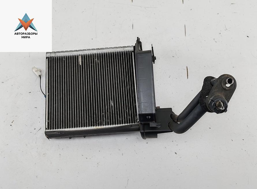 испаритель кондиционера Toyota Avensis 2 поколение (T250) 2005, 2.2 л., дизель, МКПП, серый, универсал - фото №1