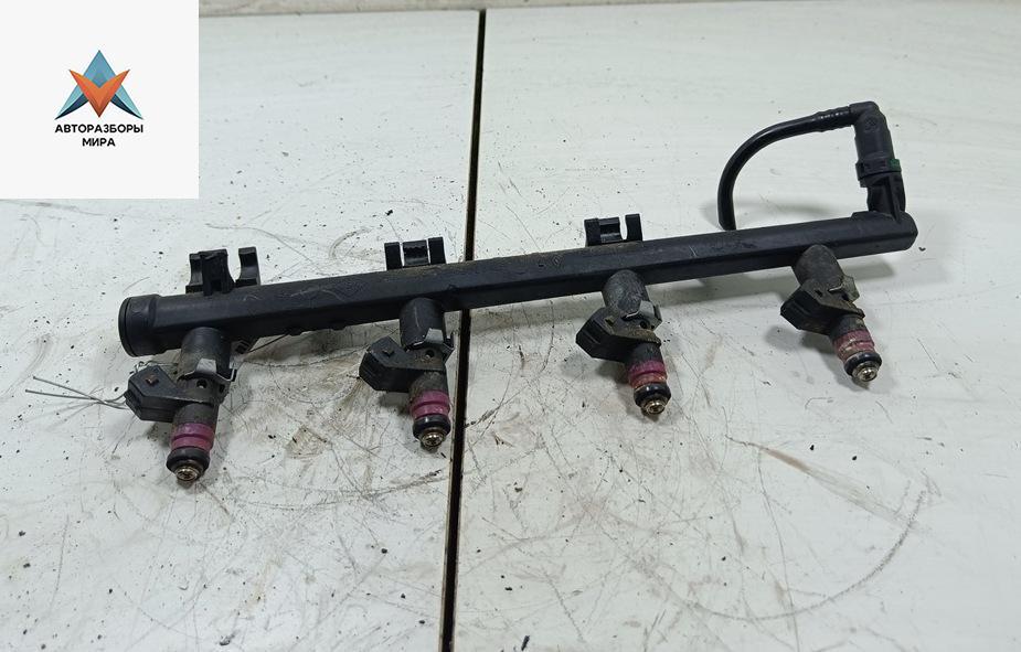 топливная рампа Renault Scenic 2 поколение 2003, 1.6 л., бензин, МКПП, серый, минивэн - фото №1