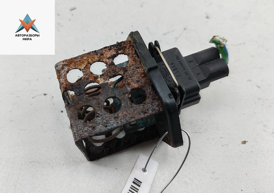 блок управления вентилятором (реле) Ford Mondeo 3 поколение 2001, 2.0 л., бензин, АКПП, серый, хетчбэк 5 дв. - фото №1