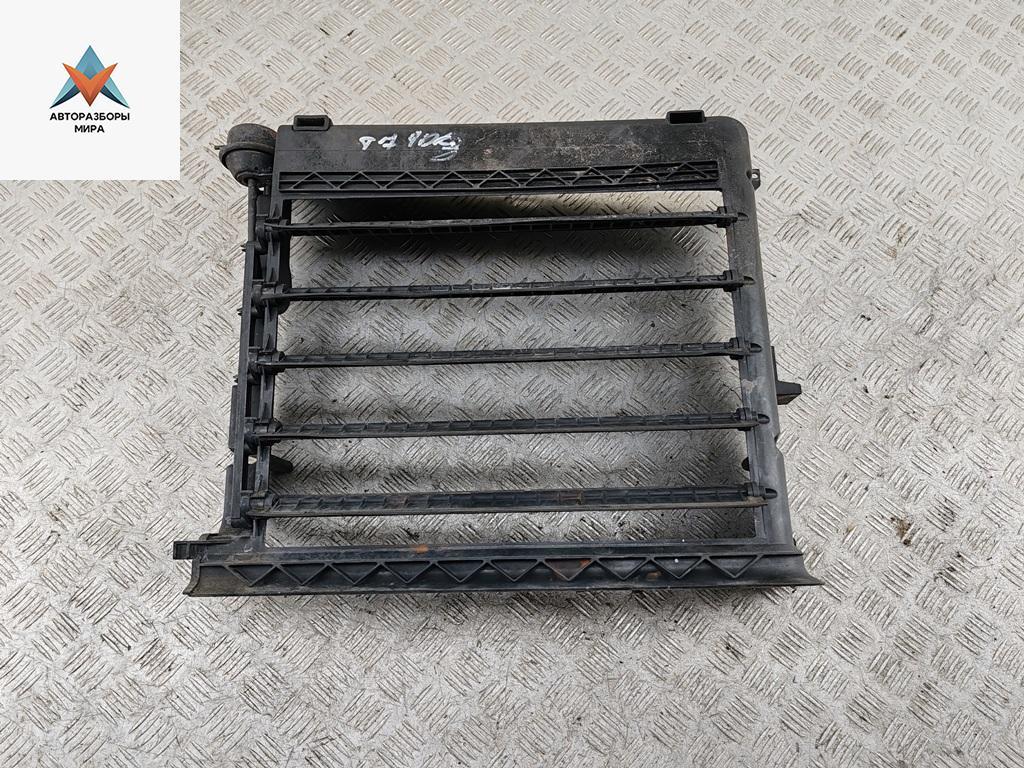 диффузор вентилятора BMW 3 серия E46 2000, 2.0 л., дизель, МКПП, серый, седан, 157048048 - фото №1