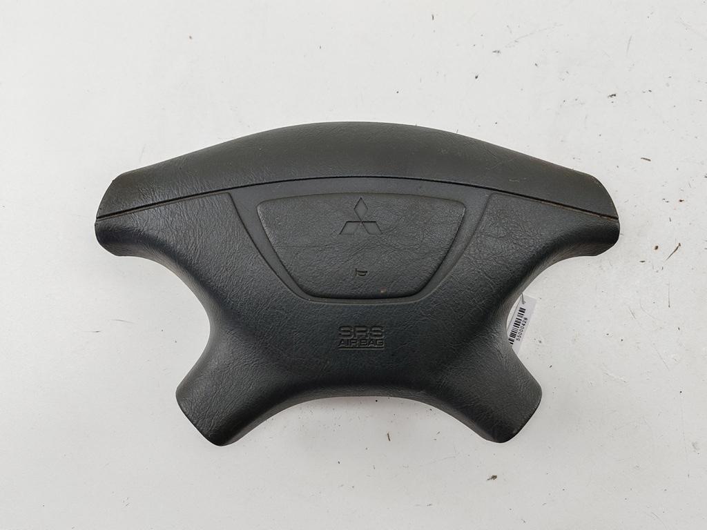 подушка безопасности водителя Mitsubishi Space Wagon 1999, 2.4 л., бензин, МКПП, серый, минивэн