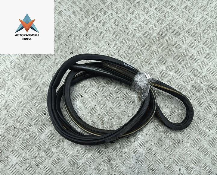 уплотнитель двери Volkswagen Transporter T4 1991, 1.9 л., дизель, МКПП, белый, микроавтобус - фото №1