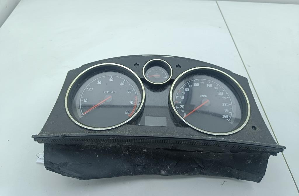 приборная панель Opel Astra H 2006, 1.8 л., бензин, МКПП, чёрный, универсал, 13216682