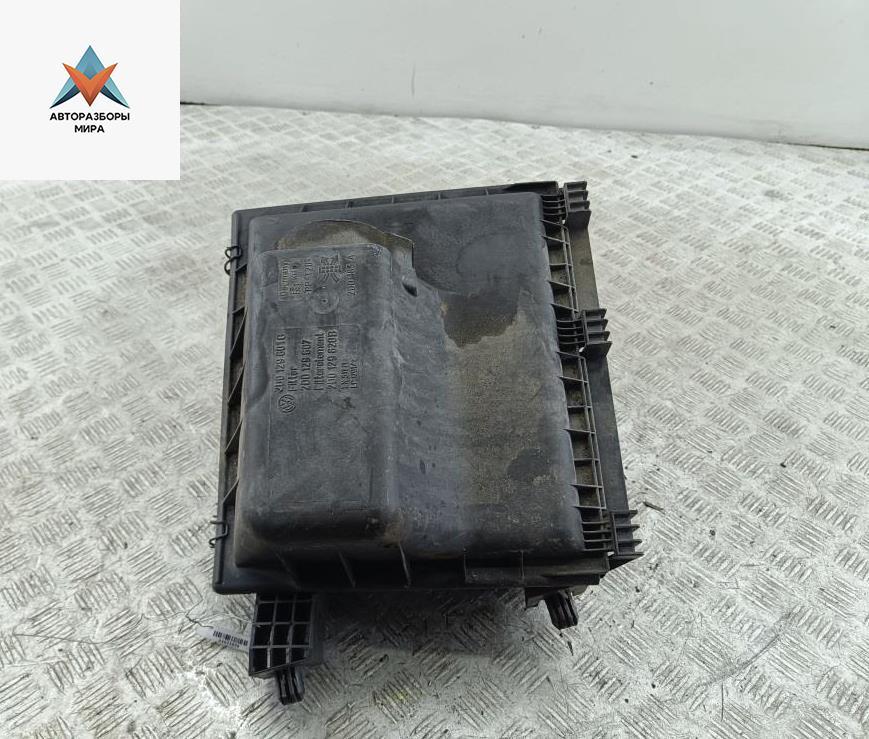корпус воздушного фильтра Volkswagen LT 2 поколение 2002, 2.5 л., дизель, МКПП, красный, микроавтобус, 2D0129607 - фото №1