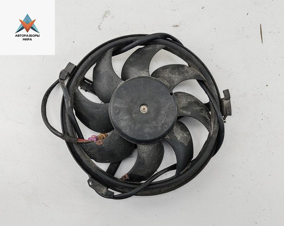 вентилятор радиатора Audi A6 4B/C5 1999, 2.4 л., бензин, АКПП, зелёный, седан - фото №1