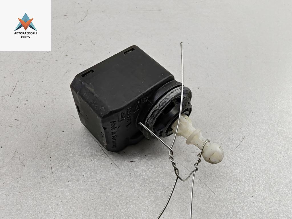 корректор фар Opel Vectra C 2004, 1.8 л., бензин, МКПП, синий, седан, 008830-00 - фото №1