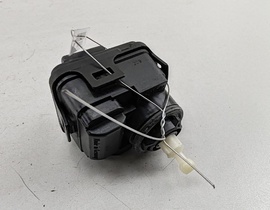 корректор фар Audi A6 C5 1999, 2.4 л., бензин, АКПП, зелёный, седан, 00728214