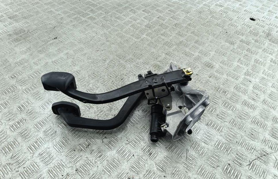 узел педальный (блок педалей) BMW 3 E46 2004, 1.8 л., бензин, МКПП, серый, седан, 2229128