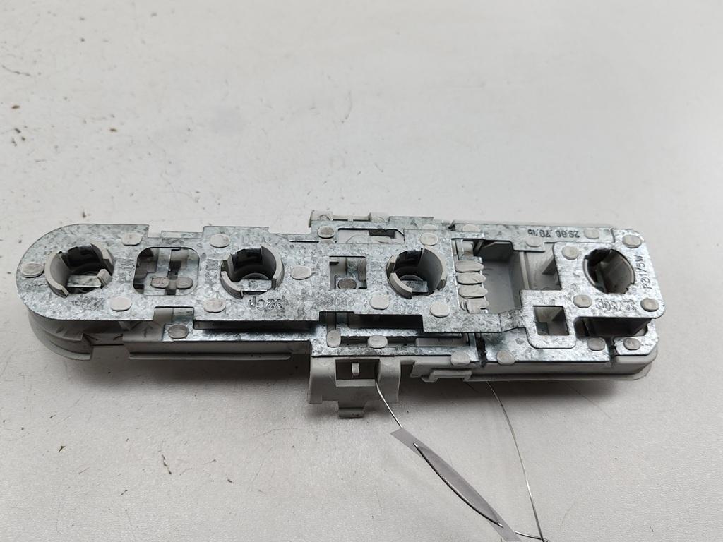 Плата фонаря заднего правого Audi A4 B5 1998, 2.8 л., бензин, АКПП, чёрный, универсал, 8D9945257