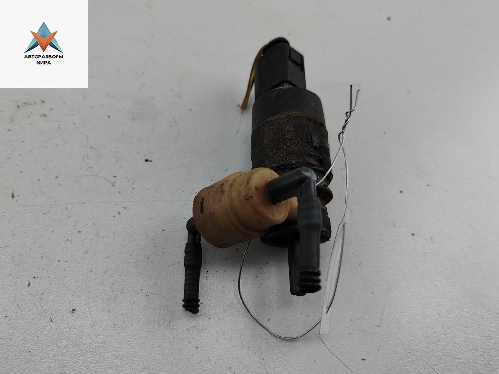 насос (моторчик) омывателя стекла Audi A6 4F/C6 2005, чёрный, универсал - фото №1