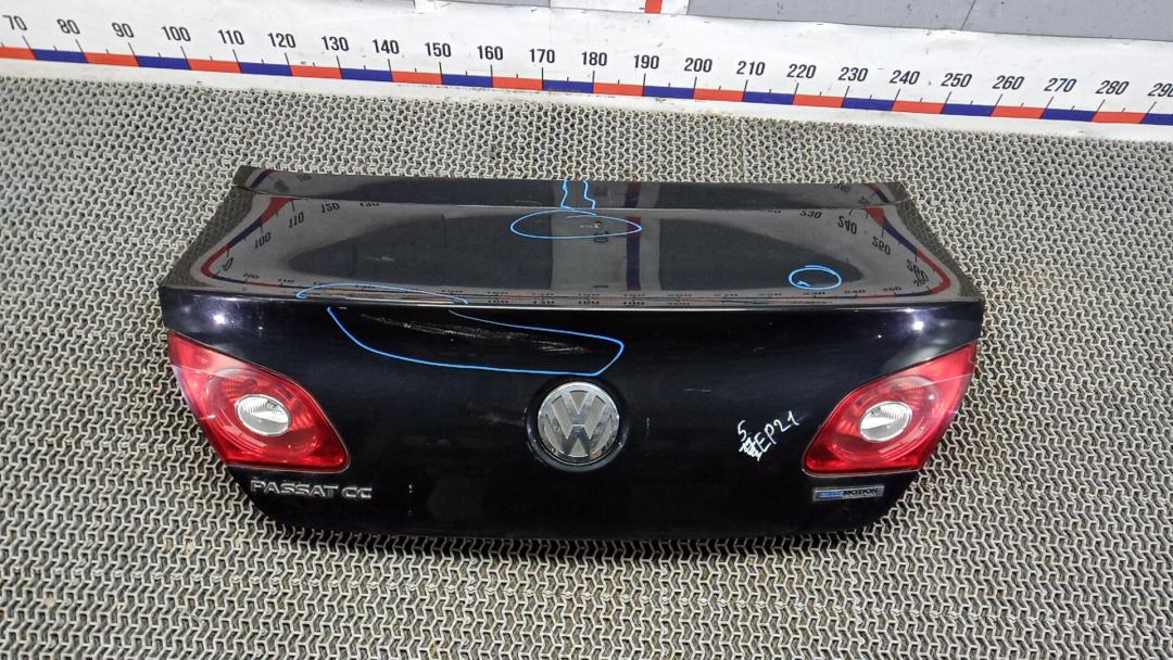 крышка багажника Volkswagen Passat CC 1 поколение 2011, 2.0 л., дизель, МКПП, седан, 3C8827025C - фото №1