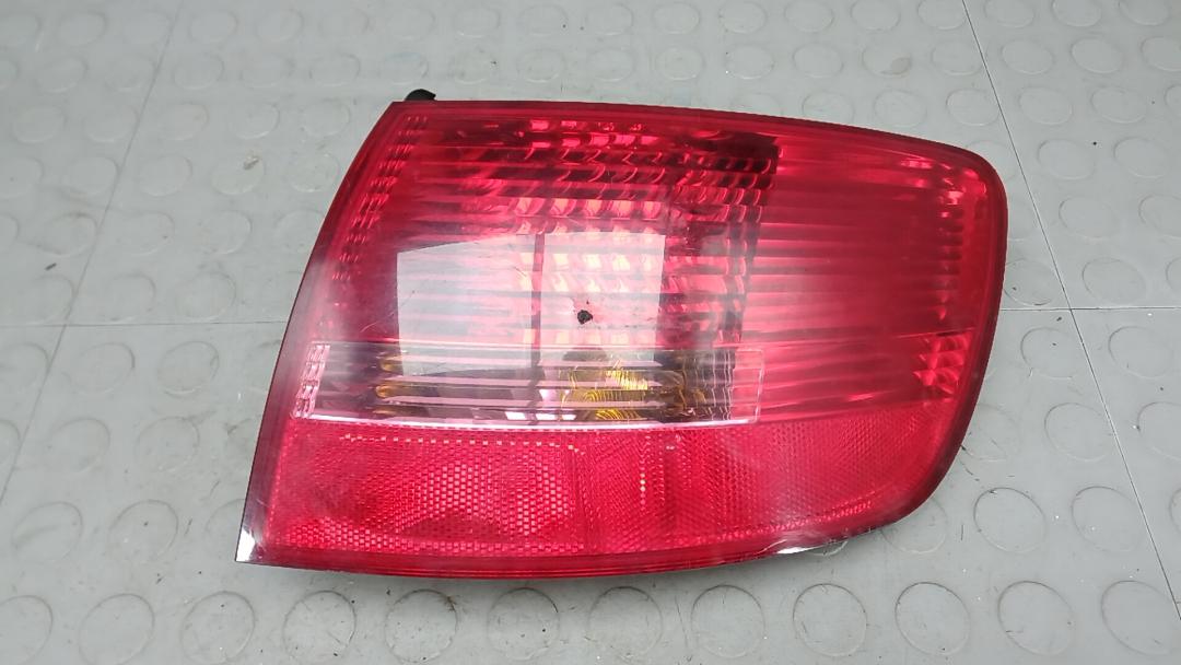 фонарь задний правый Audi A6 4F/C6 2006, 3.0 л., дизель, АКПП, универсал, 4F9945096 - фото №1