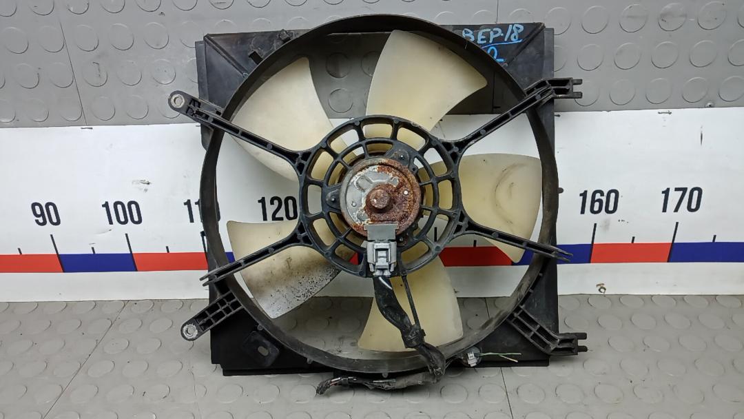 вентилятор радиатора Toyota RAV4 2 поколение (XA20) 2000, 2.0 л., бензин, МКПП, внедорожник 5 дв. - фото №1