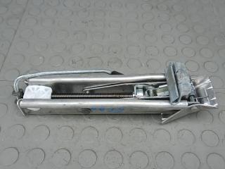 домкрат SEAT Leon 2 поколение 2008, 1.9 л., дизель, МКПП, хетчбэк 5 дв., 1K0011031D