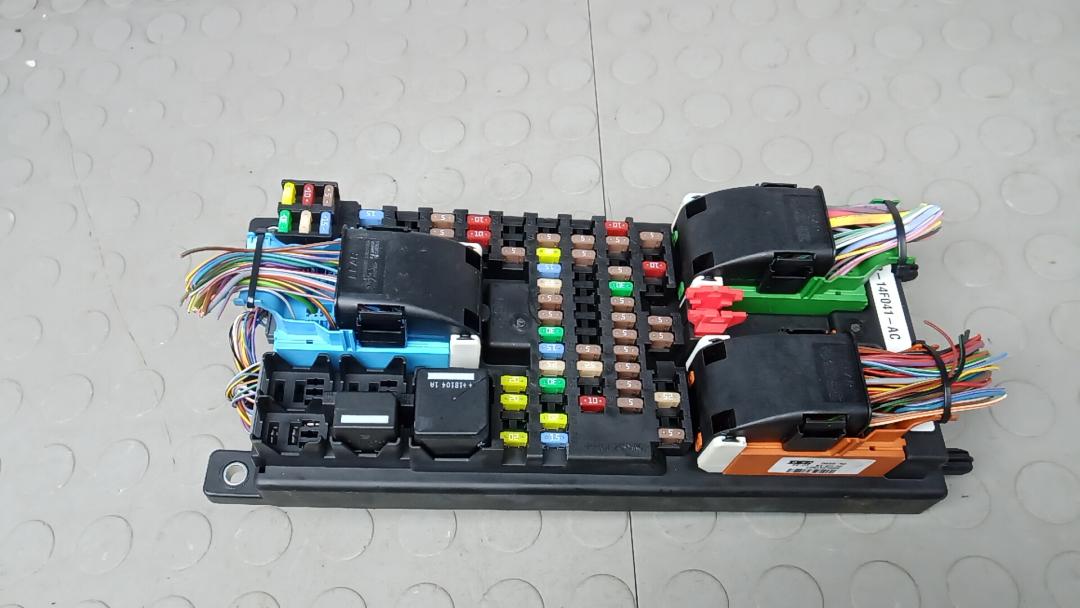 блок комфорта Land Rover Range Rover Evoque L551 2018, 2.0 л., дизель, МКПП, внедорожник 5 дв., GJ3214F041AC - фото №1