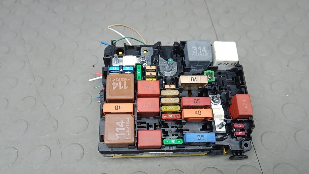 блок предохранителей Citroen C5 AirCross 1 поколение 2022, 1.2 л., бензин, МКПП, внедорожник 5 дв., 9804846880 - фото №1