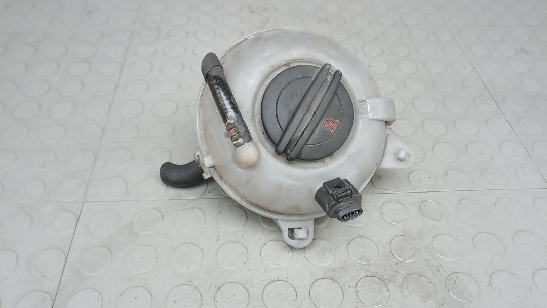 бачок расширительный Volkswagen Golf 7 поколение 2013, 1.6 л., дизель, МКПП, хетчбэк 5 дв. - фото №1