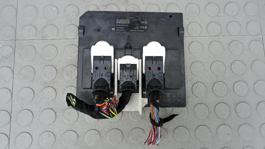 блок комфорта Skoda Octavia 3 поколение (A7) 2013, 1.6 л., дизель, АКПП, универсал, 5Q0937084AA - фото №1