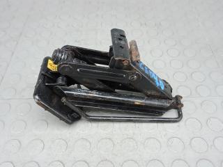 домкрат Ford Focus 2 поколение 2006, 1.8 л., дизель, МКПП, хетчбэк 5 дв.