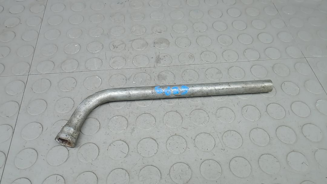 ключ колесный (балонный) Mercedes-Benz C-Класс W204/S204 2006, 2.2 л., D C220 CDI, дизель, АКПП, универсал - фото №1