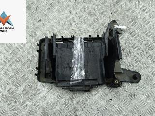 короб предохранителей Volkswagen Golf 5 поколение 2006, 1.6 л., бензин, МКПП, чёрный, хетчбэк 5 дв.