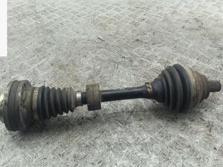 полуось передняя левая (приводной вал, ШРУС) Volkswagen Passat B6 2009, 2.0 л., дизель, МКПП, синий, универсал