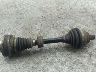 полуось передняя левая (приводной вал, ШРУС) Volkswagen Passat B6 2009, 2.0 л., дизель, МКПП, синий, универсал