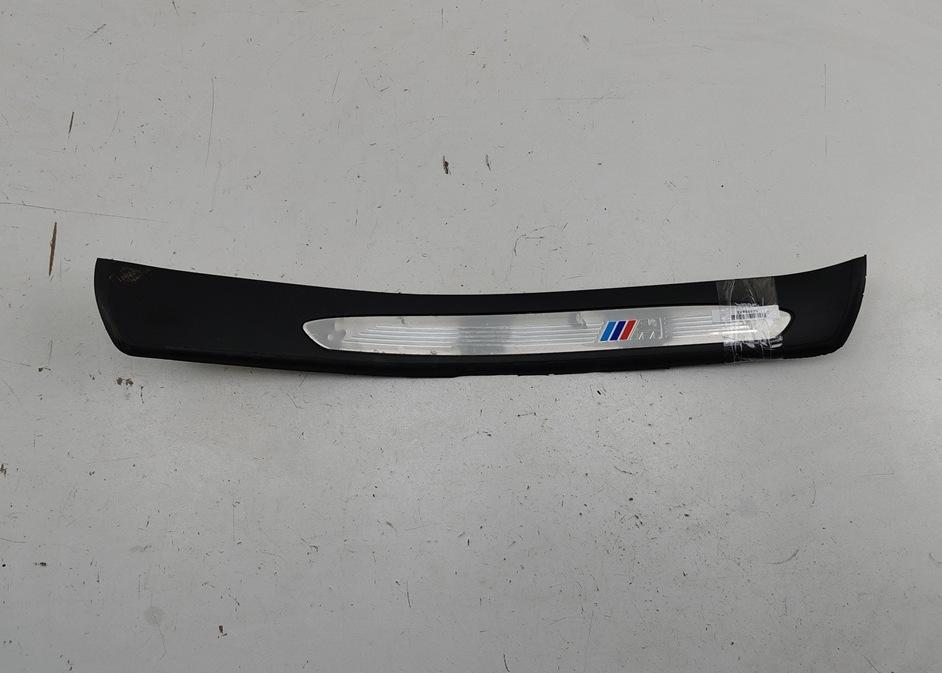 Накладка на порог внутренняя (салона) BMW 5 серия E60/E61 2006, 2.5 л., дизель, АКПП, серый, универсал, 7896862 - фото №1