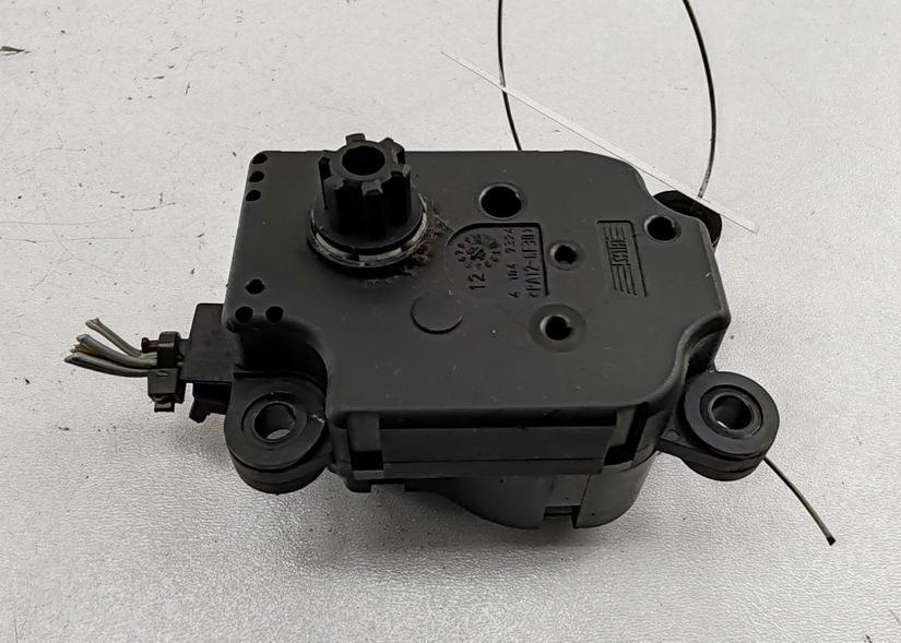 моторчик заслонки печки Citroen C5 2005, 2.0 л., дизель, МКПП, чёрный, хетчбэк 5 дв., 4PUH-19E616-BB