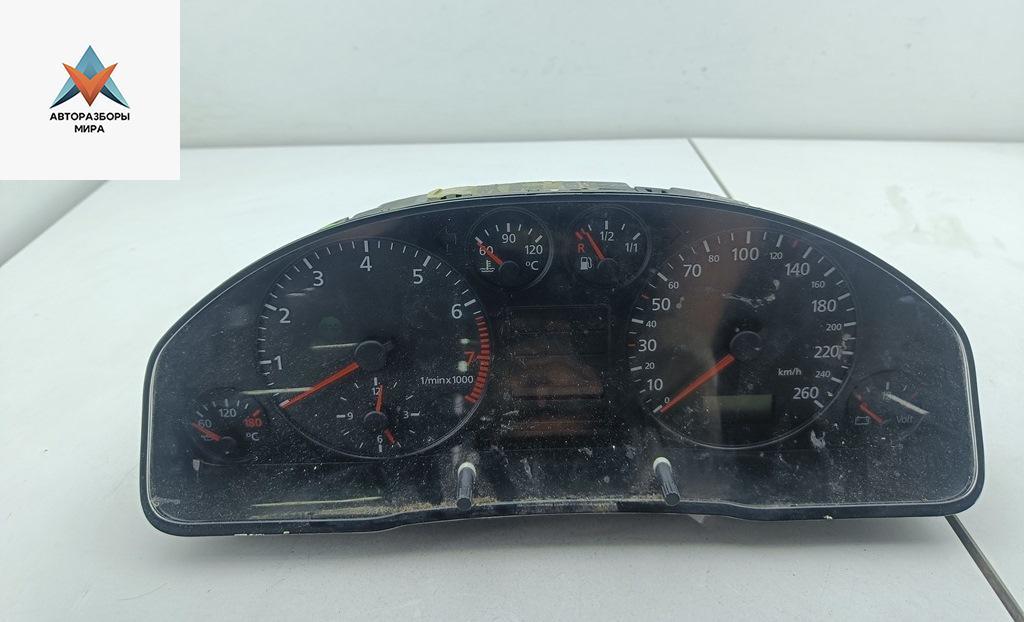 приборная панель Audi A6 4B/C5 1997, 2.4 л., бензин, АКПП, зелёный, седан, 4B0919860FX - фото №1