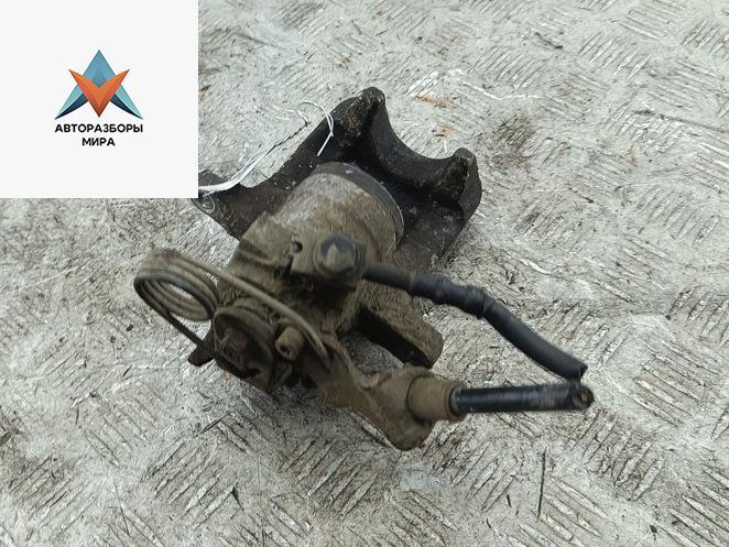 суппорт задний правый Audi A6 4B/C5 1997, 2.4 л., бензин, АКПП, зелёный, седан - фото №1