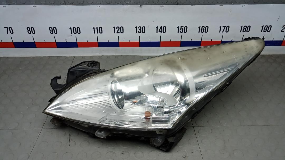 фара левая Peugeot 3008 1 поколение 2012, 1.6 л., дизель, МКПП, хетчбэк 5 дв. - фото №1