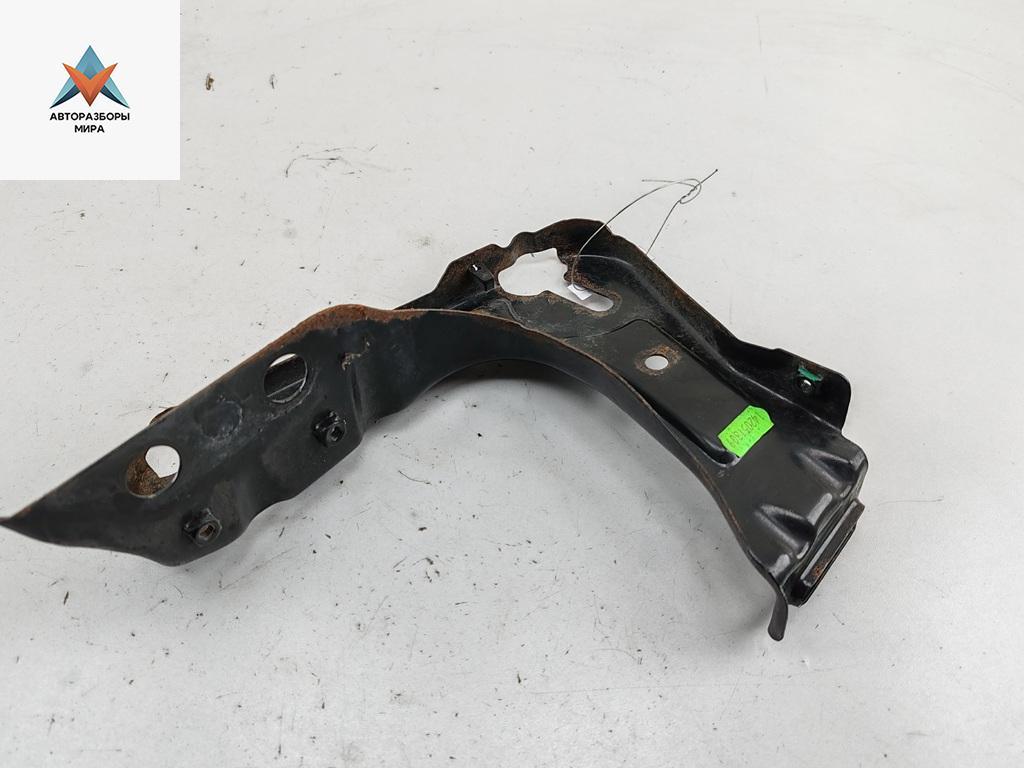 кронштейн (крепление) Skoda Octavia mk2 (A5 1Z) 2005, 1.6 л., бензин, МКПП, чёрный, универсал, 1Z0805071 - фото №1