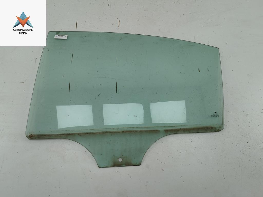стекло двери задней левой Skoda Superb 1 поколение 2002, 1.9 л., дизель, МКПП, синий, седан, 3U5845205A - фото №1