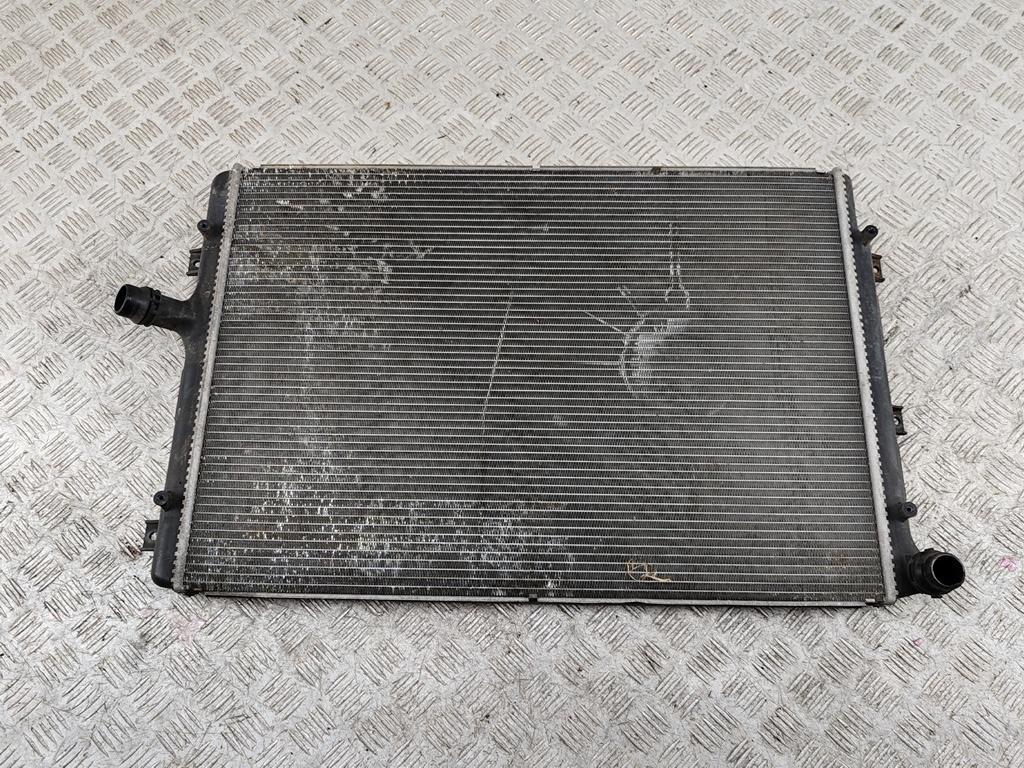 радиатор охлаждения Volkswagen Passat B6 2007, 2.0 л., дизель, АКПП, синий, универсал, 3C0121253