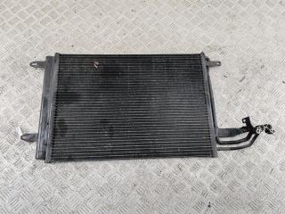 радиатор кондиционера Volkswagen Golf 5 поколение 2006, 1.6 л., бензин, МКПП, чёрный, хетчбэк 5 дв.