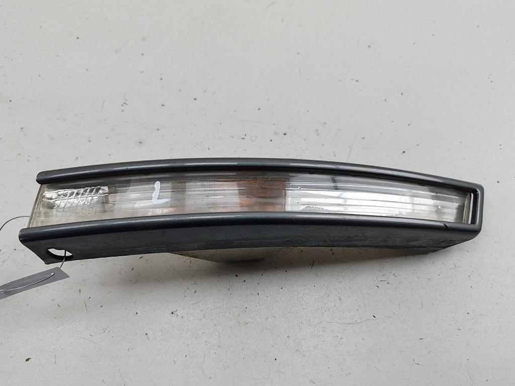 Поворотник (указатель поворота) левый Volkswagen Passat B6 2006, 2.0 л., дизель, МКПП, серый, универсал, 3C0953041H