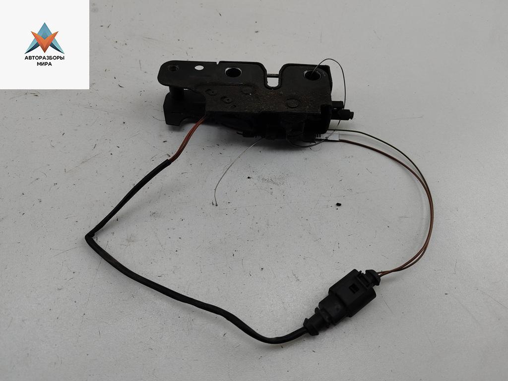 замок капота Skoda Octavia mk2 (A5 1Z) 2005, 1.6 л., бензин, МКПП, чёрный, универсал - фото №1