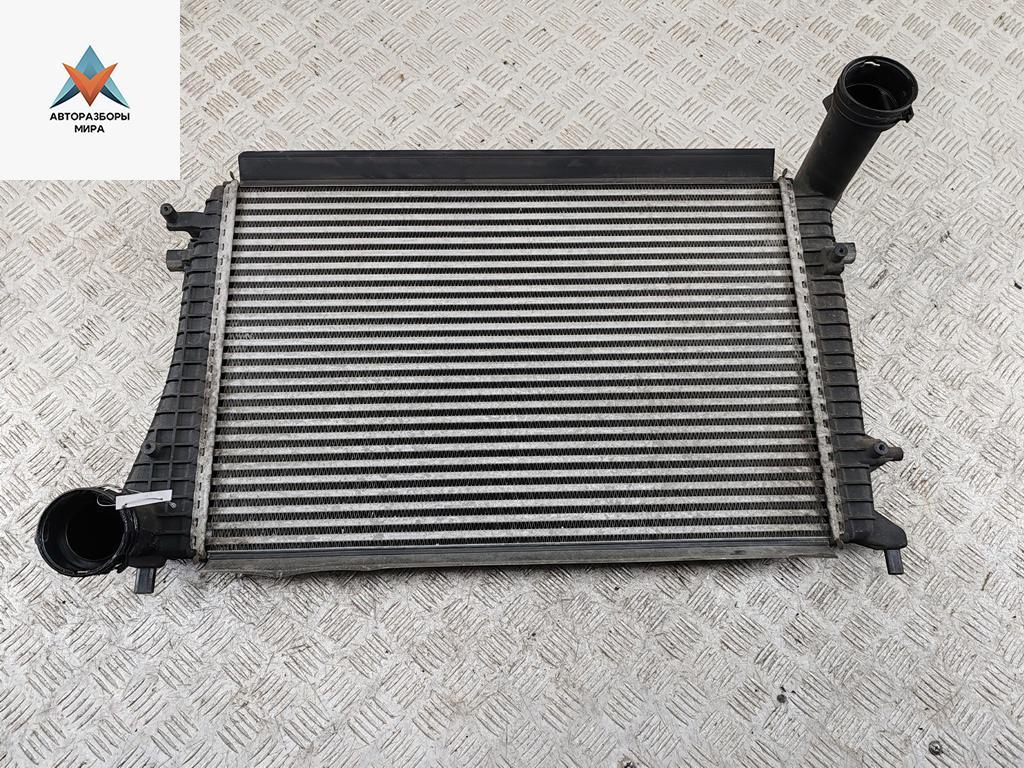 радиатор интеркулера Volkswagen Passat B6 2006, 2.0 л., дизель, МКПП, серый, универсал - фото №1