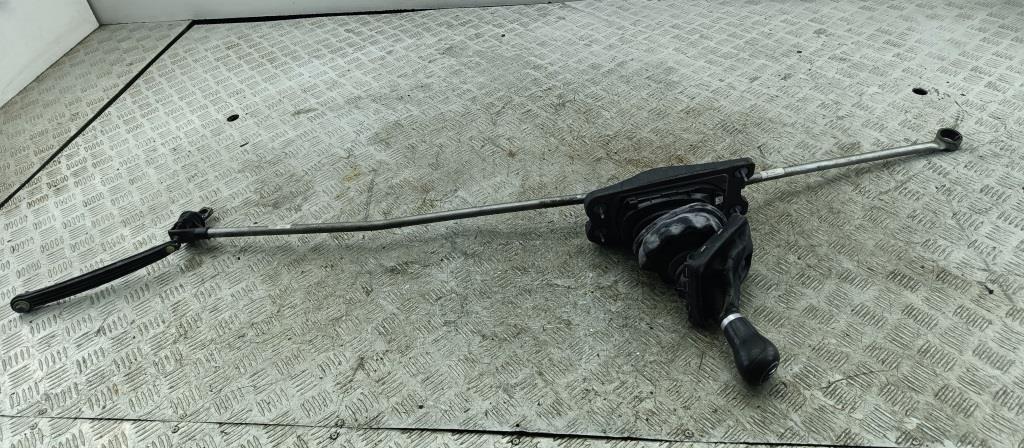 кулиса Audi A4 B8 2009, 2.0 л., дизель, МКПП, чёрный, универсал, 8K0711151B