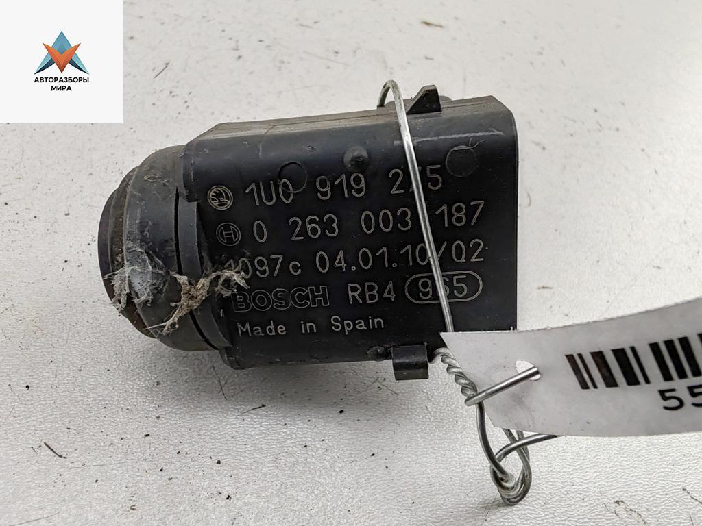 датчик парктроника Volkswagen Touareg 1 поколение 2004, 5.0 л., дизель, АКПП, чёрный, внедорожник 5 дв., 1U0919275 - фото №1