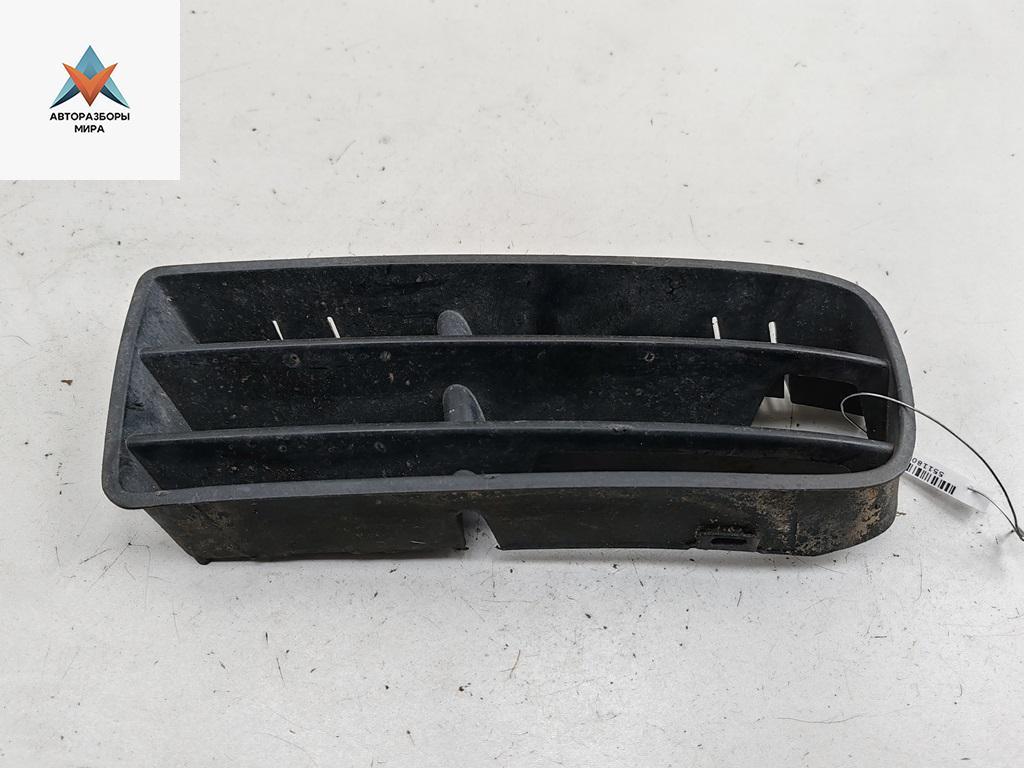 заглушка (решетка) в бампер Volkswagen Golf 4 поколение 2001, 1.4 л., бензин, МКПП, синий, хетчбэк 5 дв., 1J0853665B - фото №1