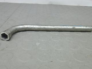 ключ колесный (балонный) Volkswagen Passat CC 1 поколение [рестайлинг] 2014, 2.0 л., дизель, МКПП, седан